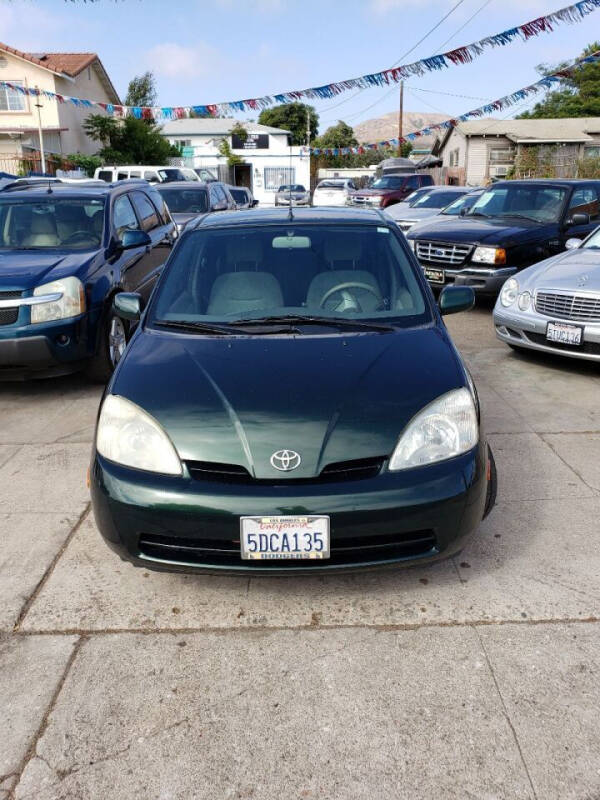 2003 Toyota Prius for sale at Nueva Italia Motors in Ventura CA