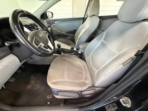 2012 Hyundai Accent SE