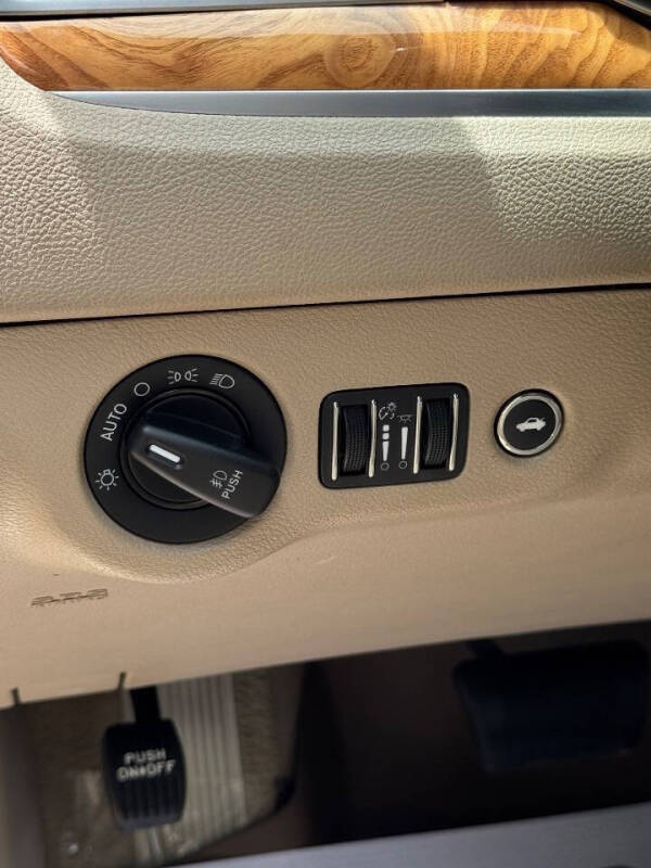 2012 Chrysler 300 C