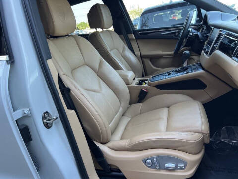 2017 Porsche Macan S