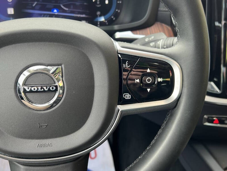 2023 Volvo S60 B5 Ultimate Bright Theme