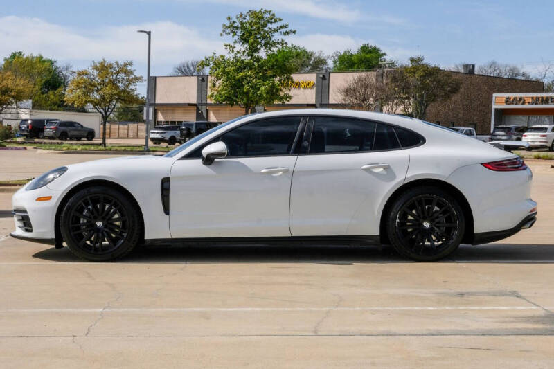 2018 Porsche Panamera 4