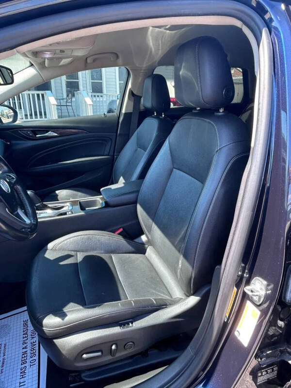 2019 Buick Regal TourX Essence