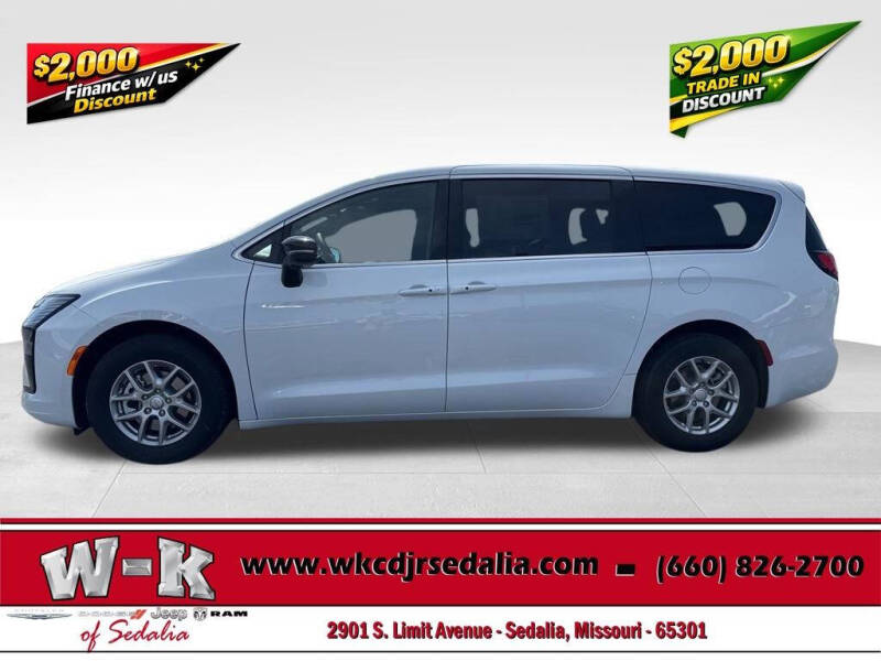 2027 Chrysler Pacifica Select