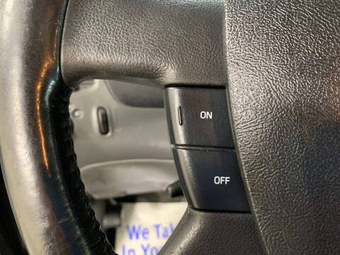 2004 Mazda B-Series B3000 SE