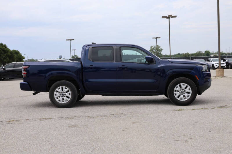 2022 Nissan Frontier SV