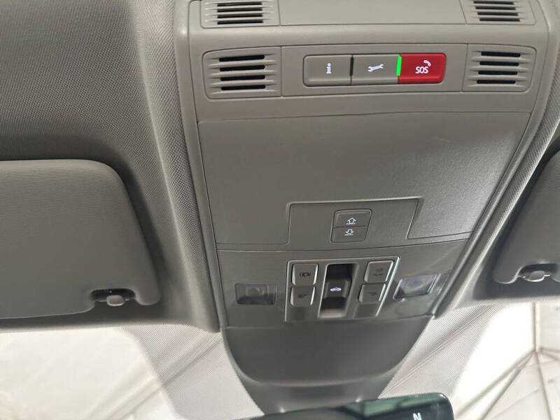 2025 Volkswagen Taos SEL 4Motion