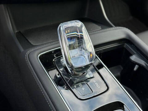 2025 Volvo XC90 T8 Plus Bright Theme 7P