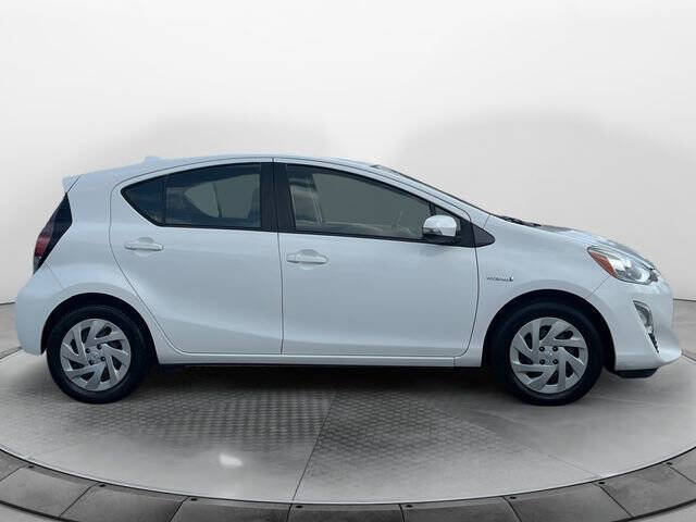2016 Toyota Prius c Two