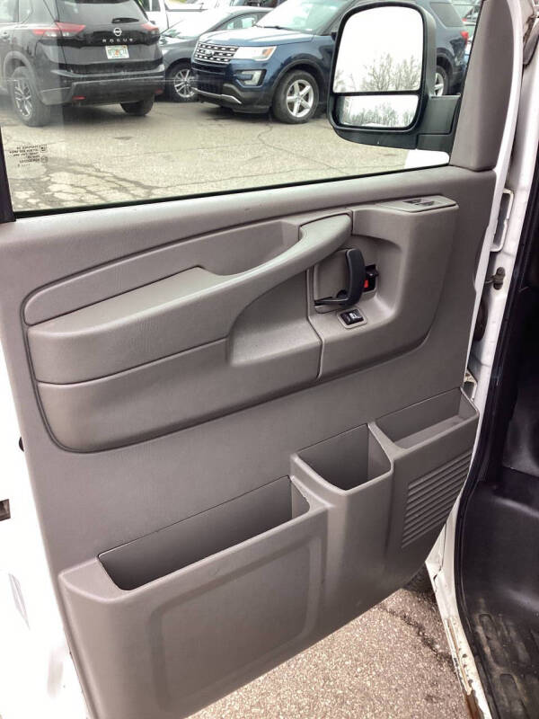 2015 Chevrolet Express Cargo Work Van photo 21