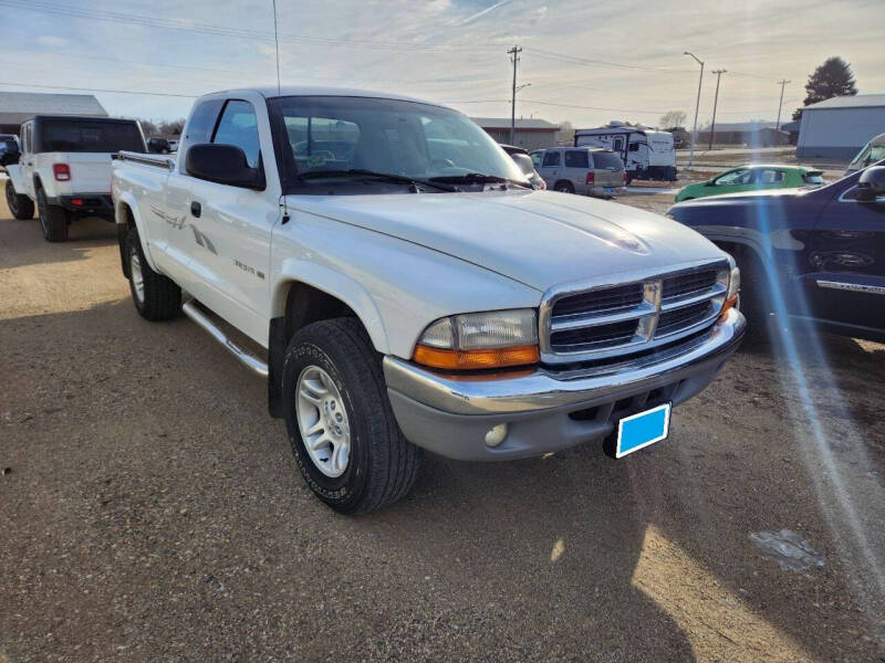 Used 2001 Dodge Dakota SLT with VIN 1B7GG22N41S225896 for sale in Madison, SD