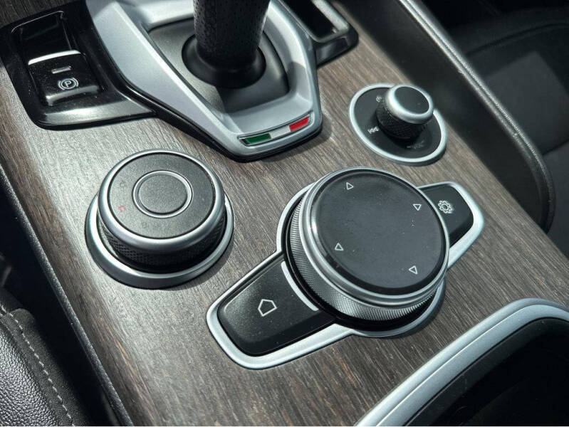 2022 Alfa Romeo Giulia Ti