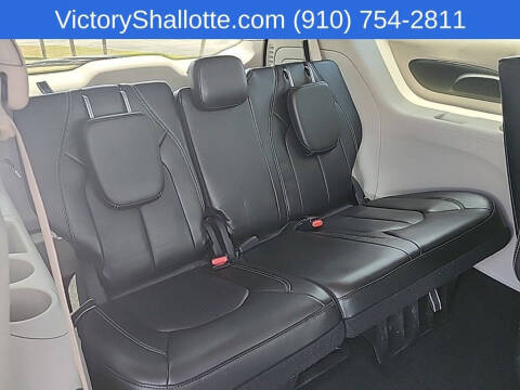 2024 Chrysler Pacifica Plug-In Hybrid Select