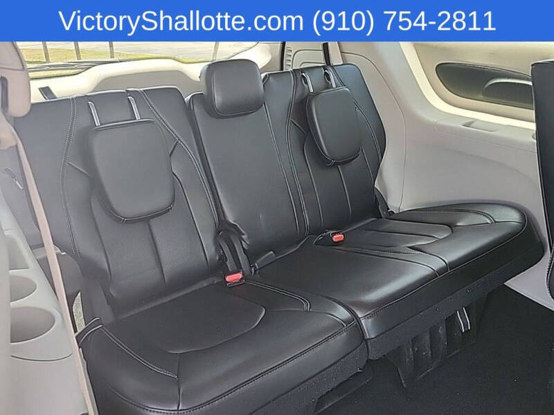 2024 Chrysler Pacifica Plug-In Hybrid Select