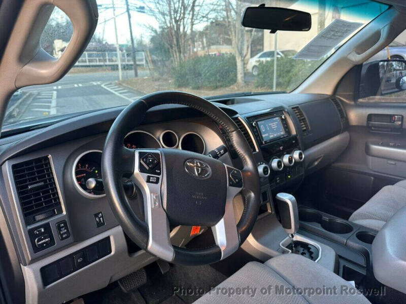 2017 Toyota Sequoia SR5