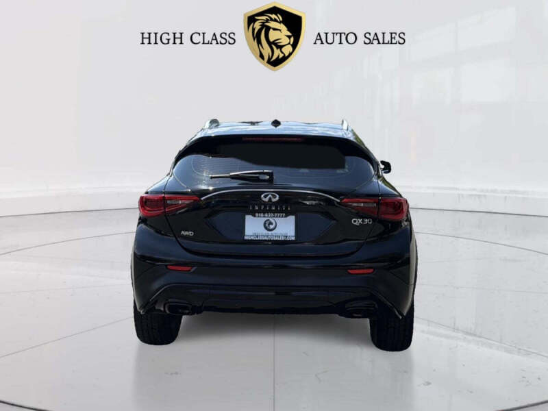 2018 Infiniti QX30 Luxury