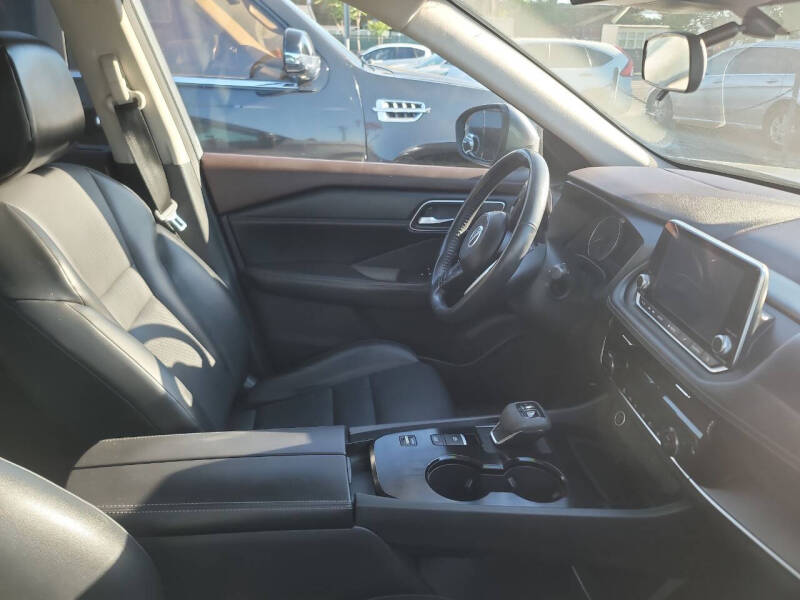 2021 Nissan Rogue SV
