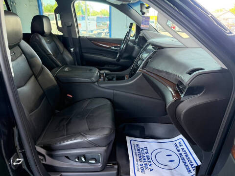 2016 Cadillac Escalade Luxury Collection