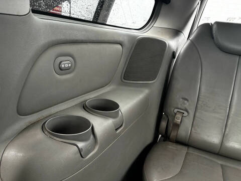 2007 Hyundai Entourage