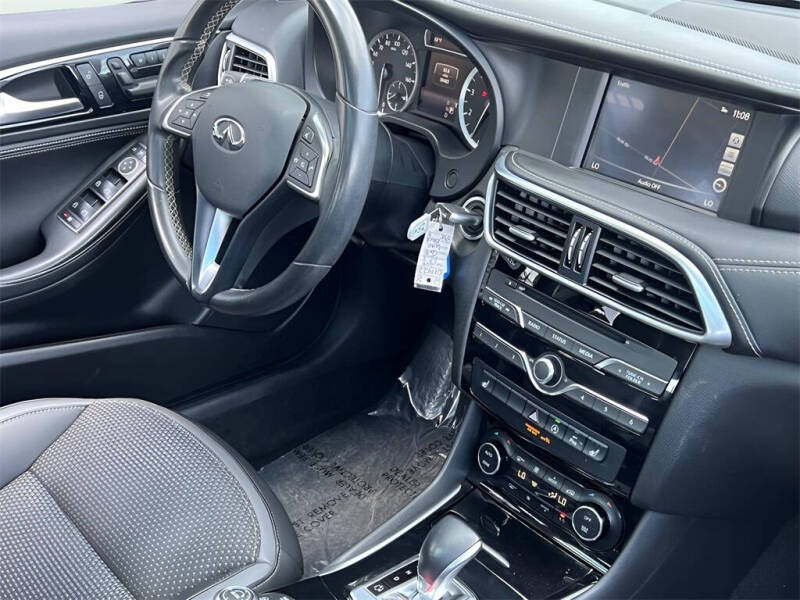 2019 Infiniti QX30 Luxe