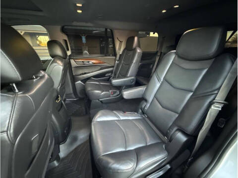 2019 Cadillac Escalade Luxury