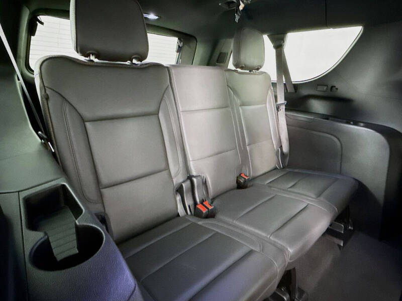 2022 Chevrolet Suburban High Country