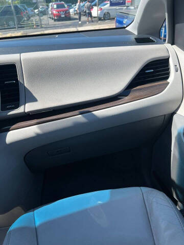 2015 Toyota Sienna Limited 7-Passenger