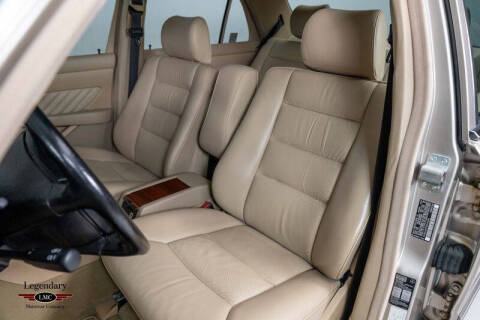 1991 Mercedes-Benz 300-Class