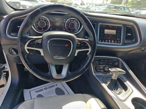 2016 Dodge Challenger SXT Plus