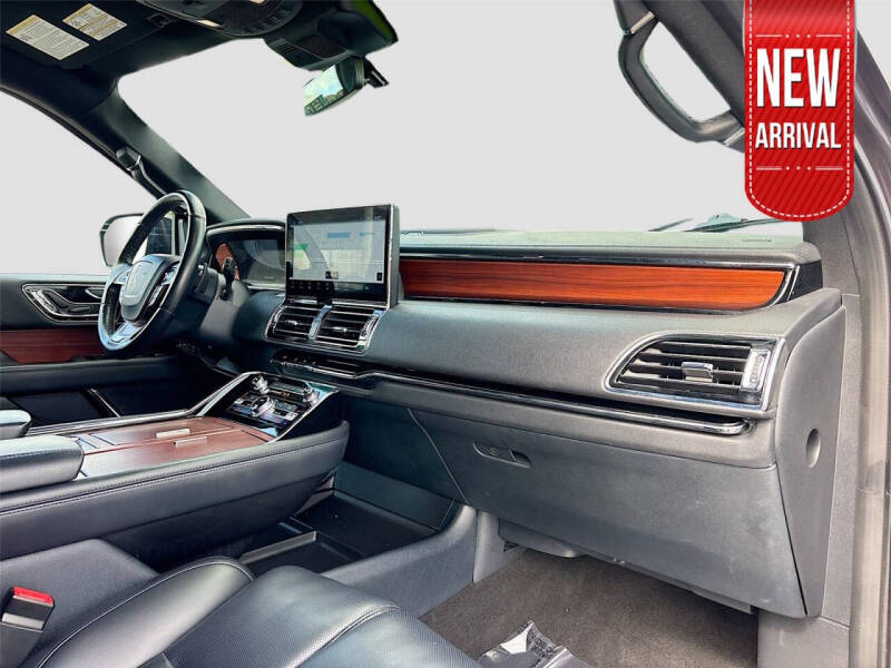 2023 Lincoln Navigator Standard