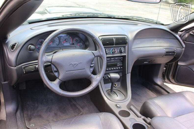 2002 Ford Mustang GT Deluxe