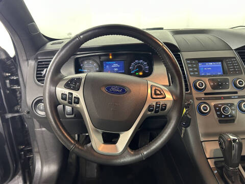 2015 Ford Taurus SEL