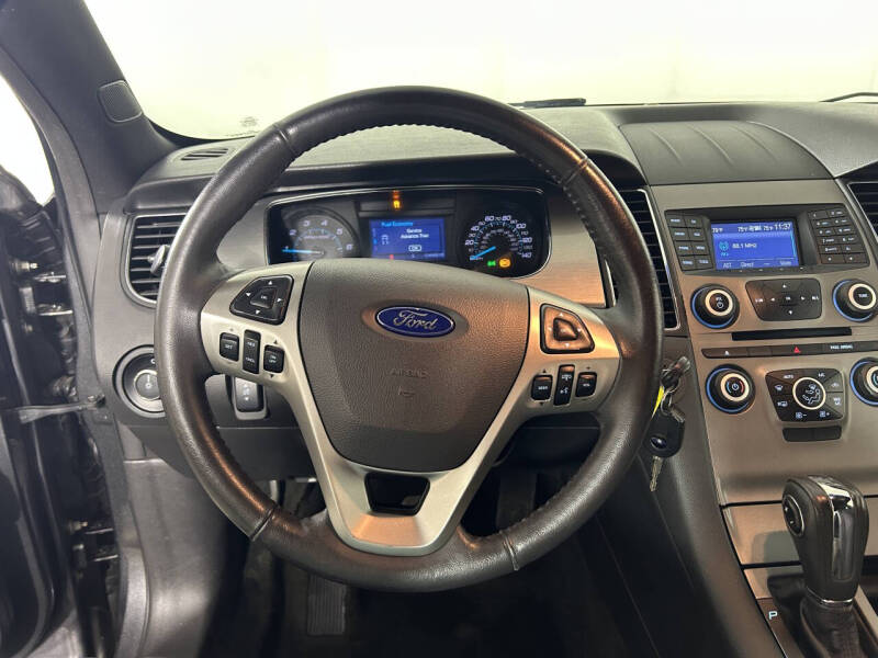 2015 Ford Taurus SEL