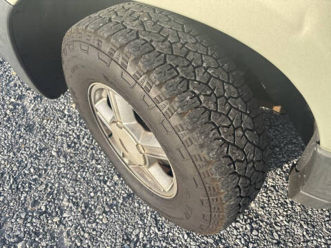 2004 Ford Escape XLS