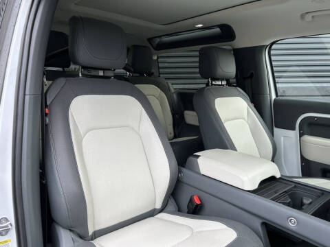 2024 Land Rover Defender 90 P400 X-Dynamic SE