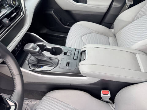 2021 Toyota Highlander LE