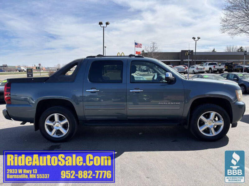 2011 Chevrolet Avalanche LS