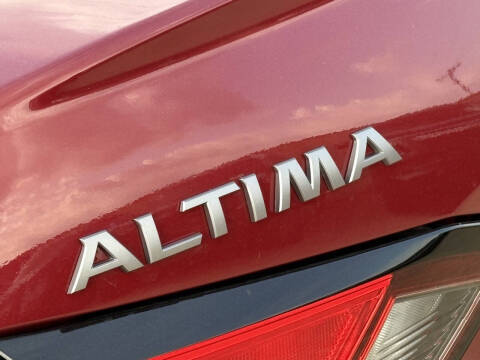 2025 Nissan Altima 2.5 SR
