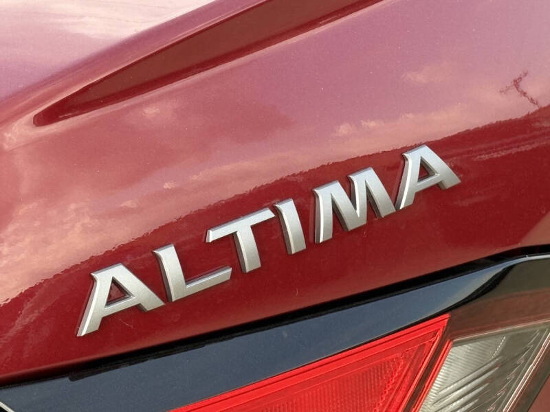 2025 Nissan Altima 2.5 SR