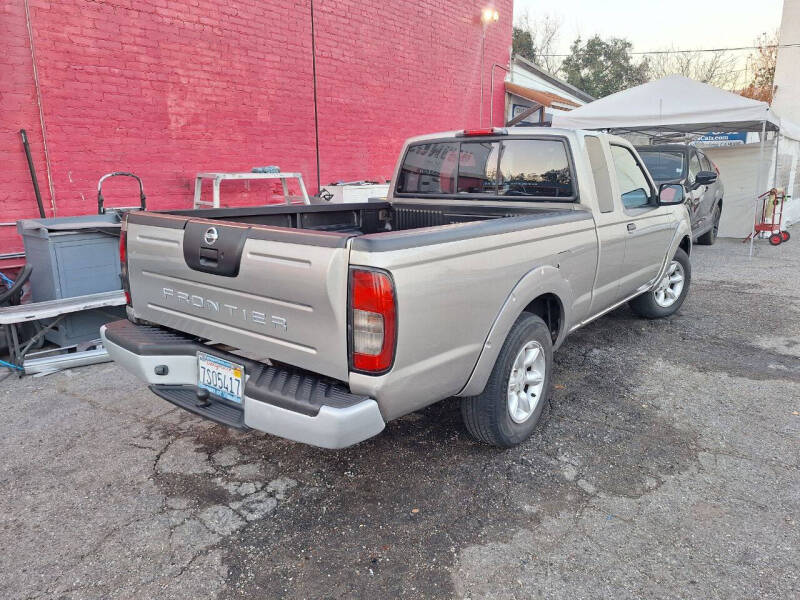 2004 Nissan Frontier XE