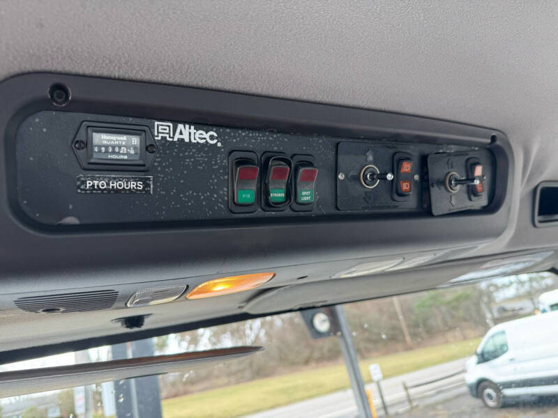 2012 Freightliner M2 106