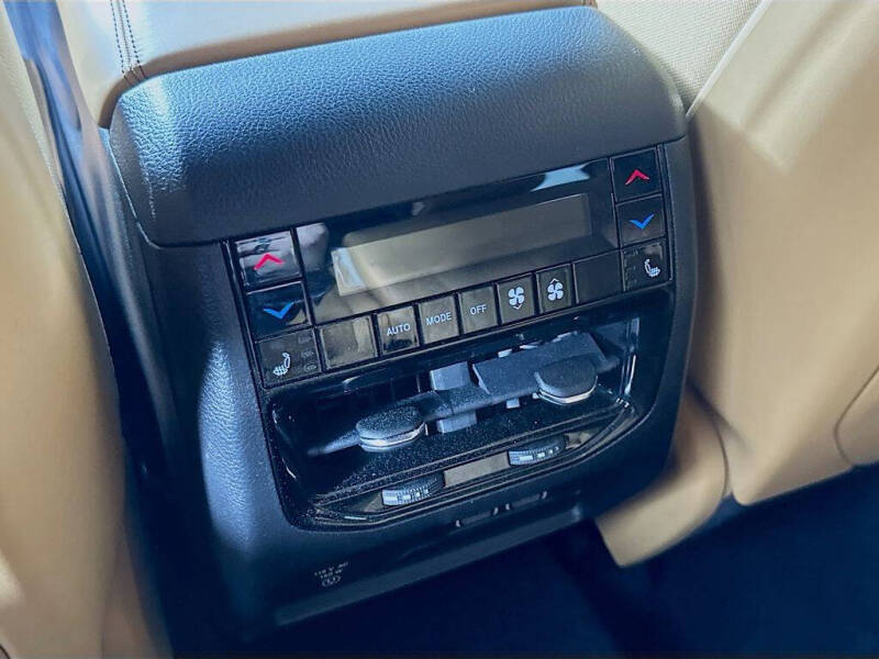 2022 Jeep Grand Cherokee Summit