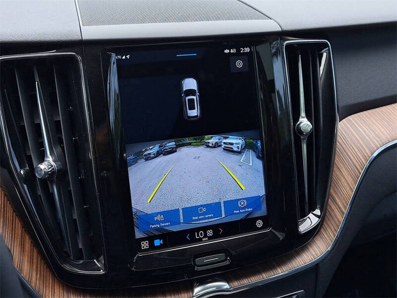 2022 Volvo XC60 B5 Momentum