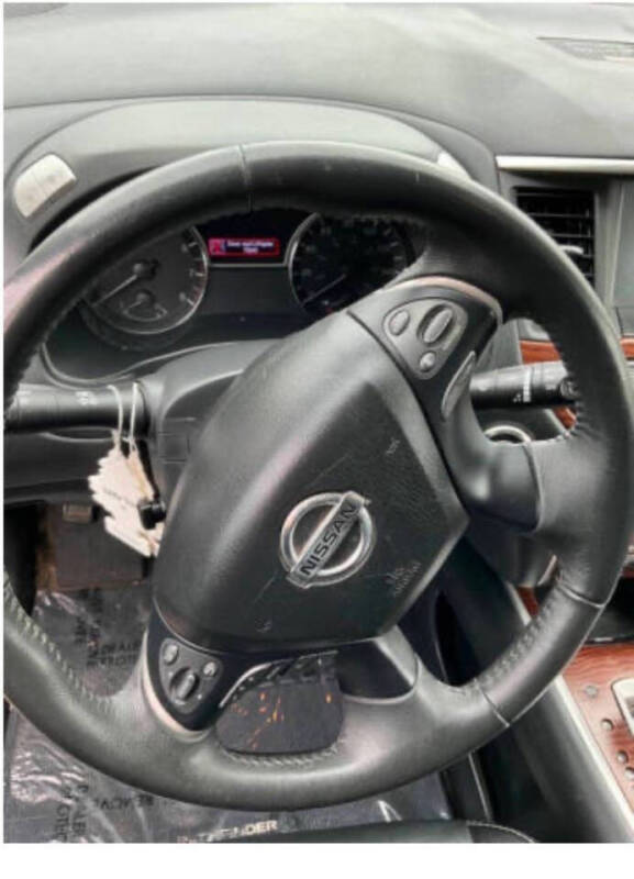 2017 Nissan Pathfinder SL