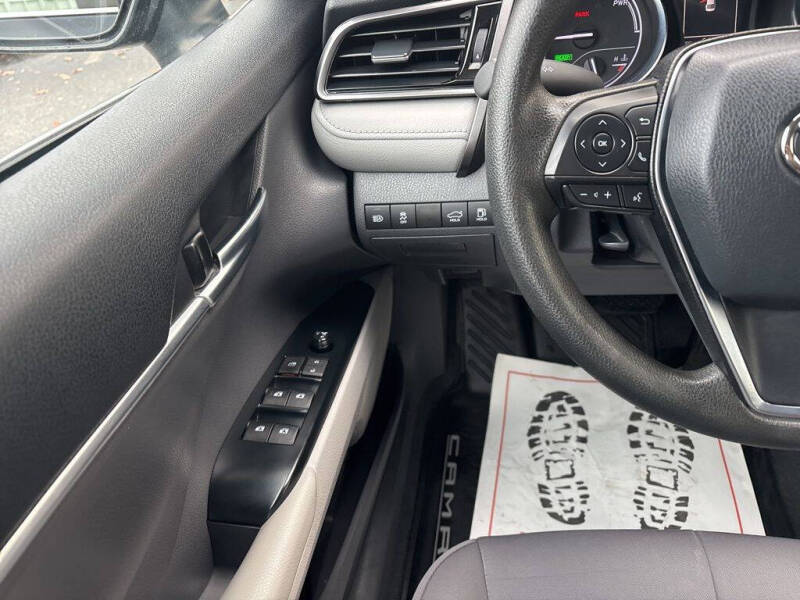 2020 Toyota Camry Hybrid LE