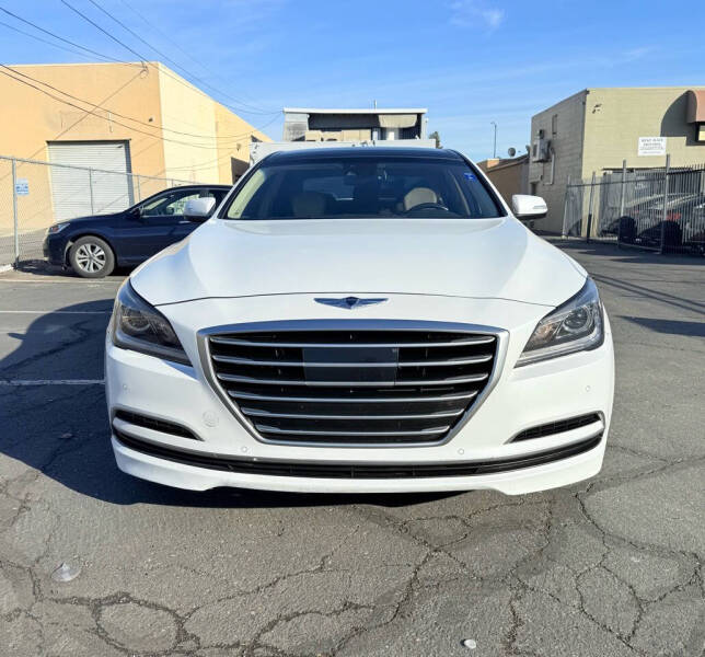 2015 Hyundai Genesis Base photo 3