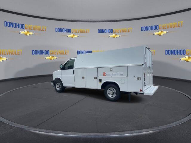 2025 Chevrolet Express 3500