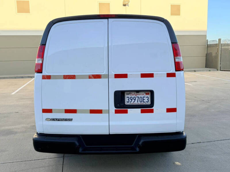 2021 Chevrolet Express 2500