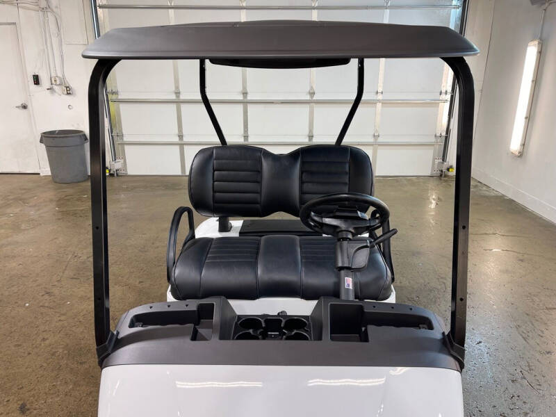 2024 E-Z-GO Freedom RXV ELiTE Lithium