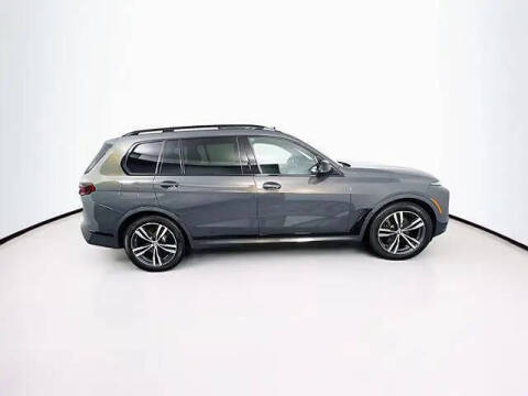 2025 BMW X7 M60i